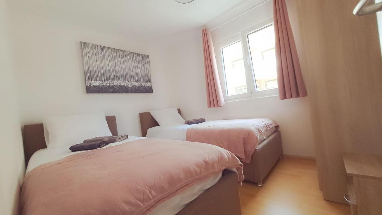 Two Bedroom Bambi * Vir