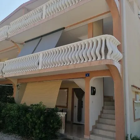 Two Bedroom Apartment Bambi Vir Exterior photo