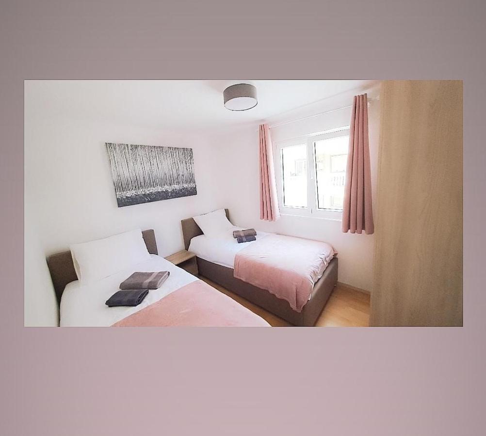 Two Bedroom Bambi * Vir