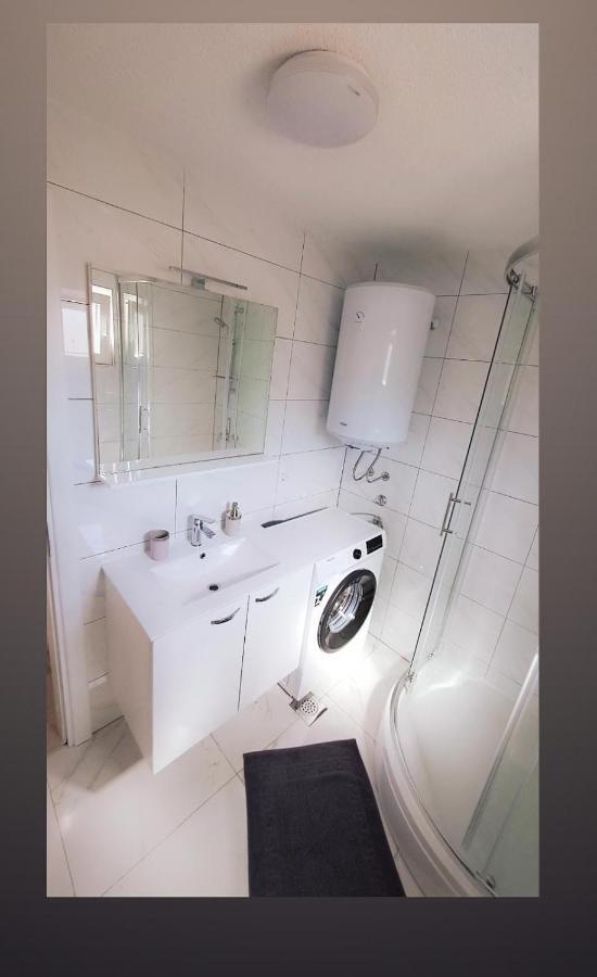 Two Bedroom Bambi Apartment Vir